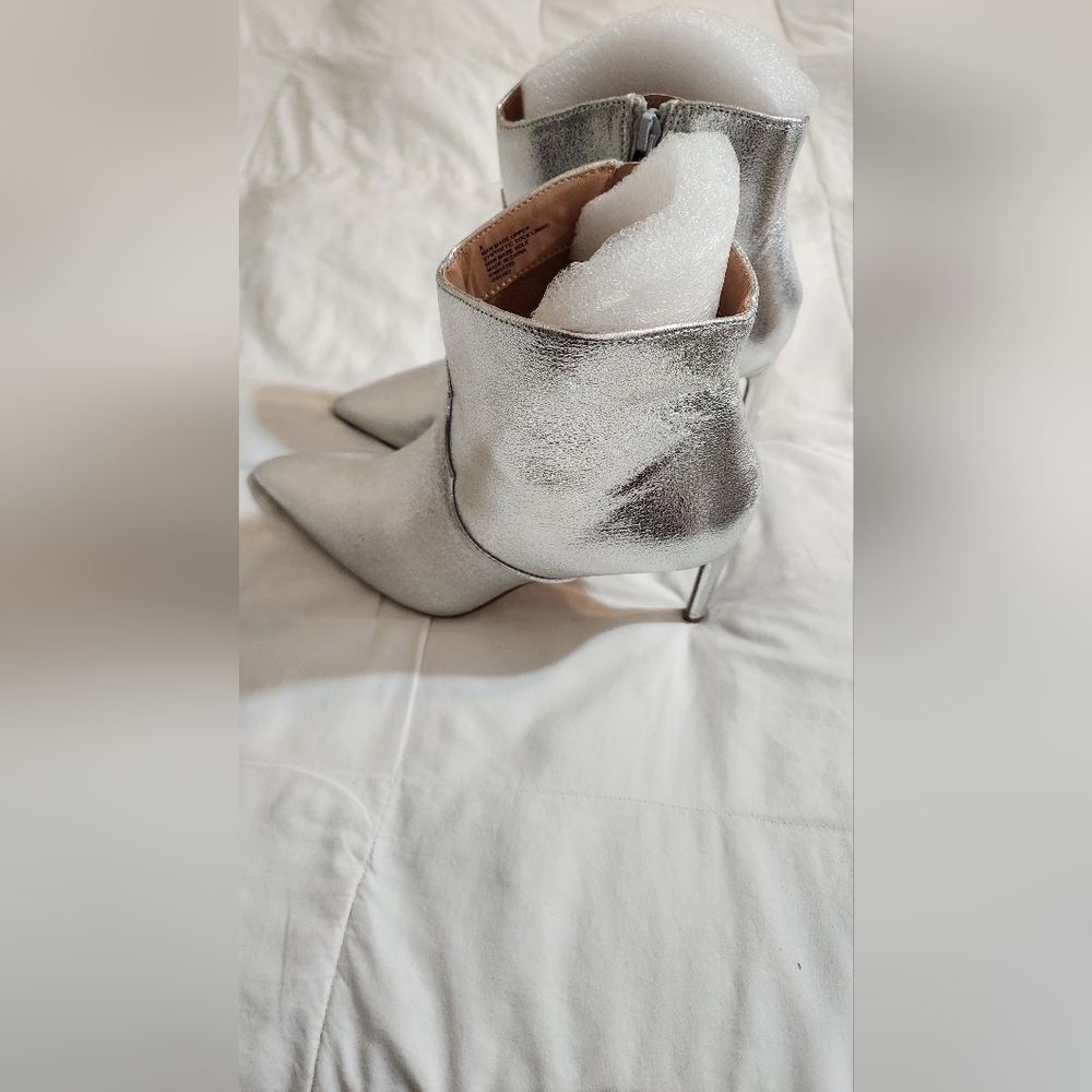 Quilted Pointed Heel - Picture 6 of 7
